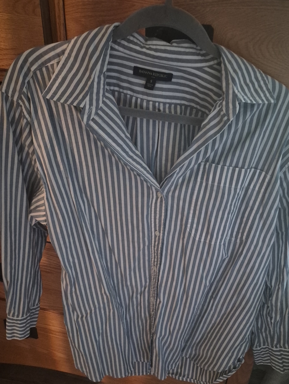 Banana Republic Men's Blue and White Vertical Stripe Button-Down Shirt